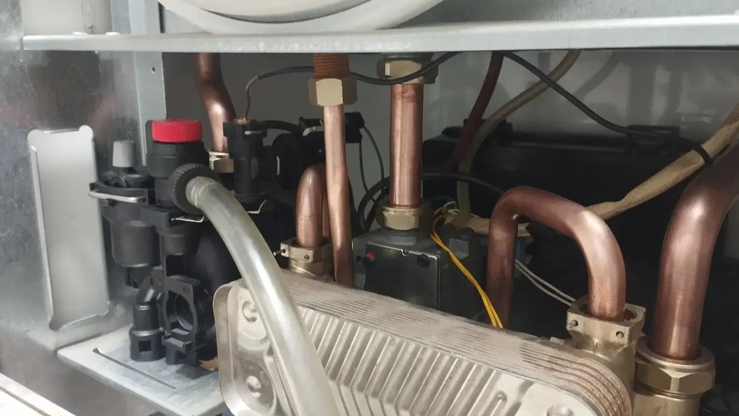 تعمیرات پکیج و برد پکیج به صورت فوق تخصصی|خدمات پیشه و مهارت|فردیس, قریشی|دیوار