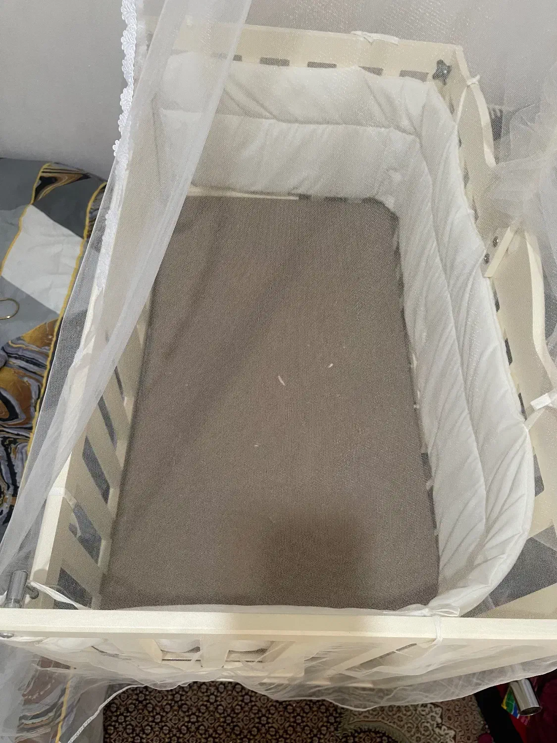 تخت کنار مادر|تخت و صندلی بچه|اسلام‌شهر, مسکن مهر اسلاشهر (شهرک امام خمینی)|دیوار