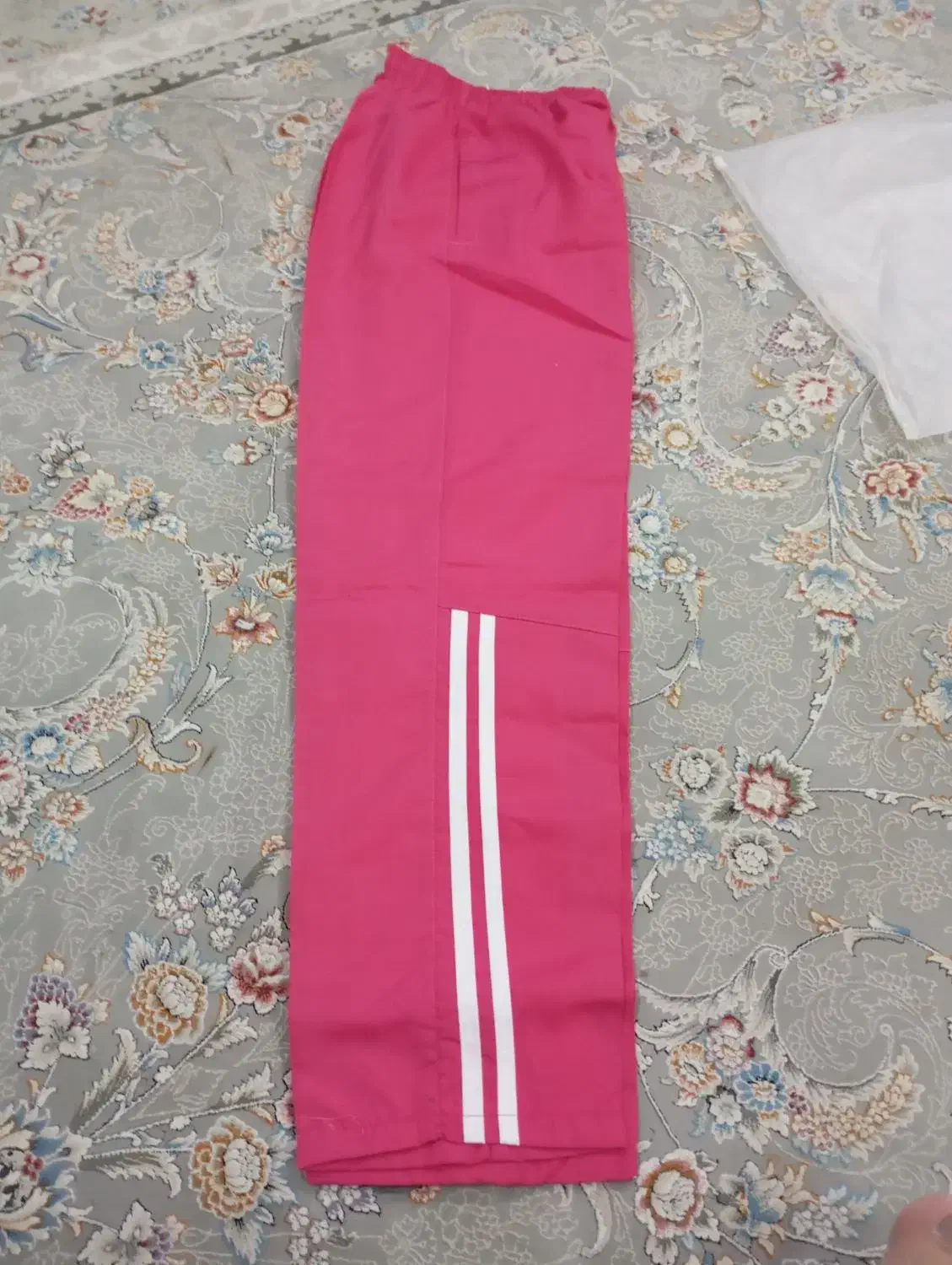 لباس ورزشی|لباس|برخوار, |دیوار