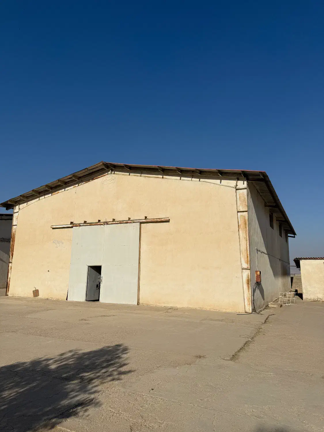 سوله ۳۶۰ متر زیر بنا جهت انبار|اجارهٔ دفتر صنعتی، کشاورزی، تجاری|زرقان, |دیوار