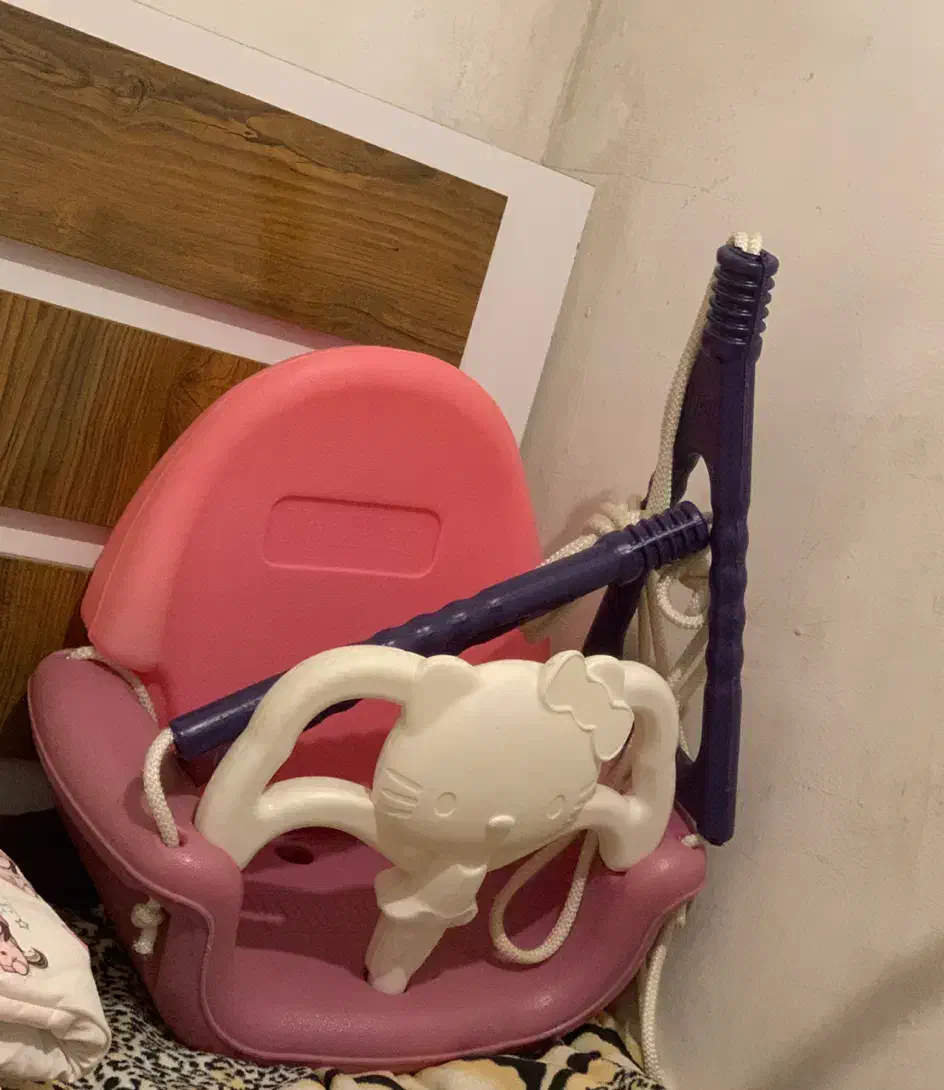 روروئک وتاب بچه|کالسکه و لوازم جانبی|رشت, پیرکلاچای|دیوار