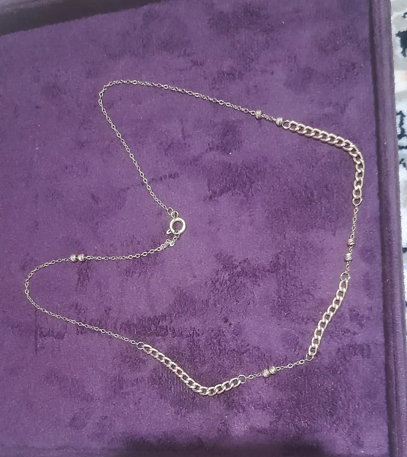 گوشواره و گردنبند|جواهرات|شیراز, کوشک میدان|دیوار