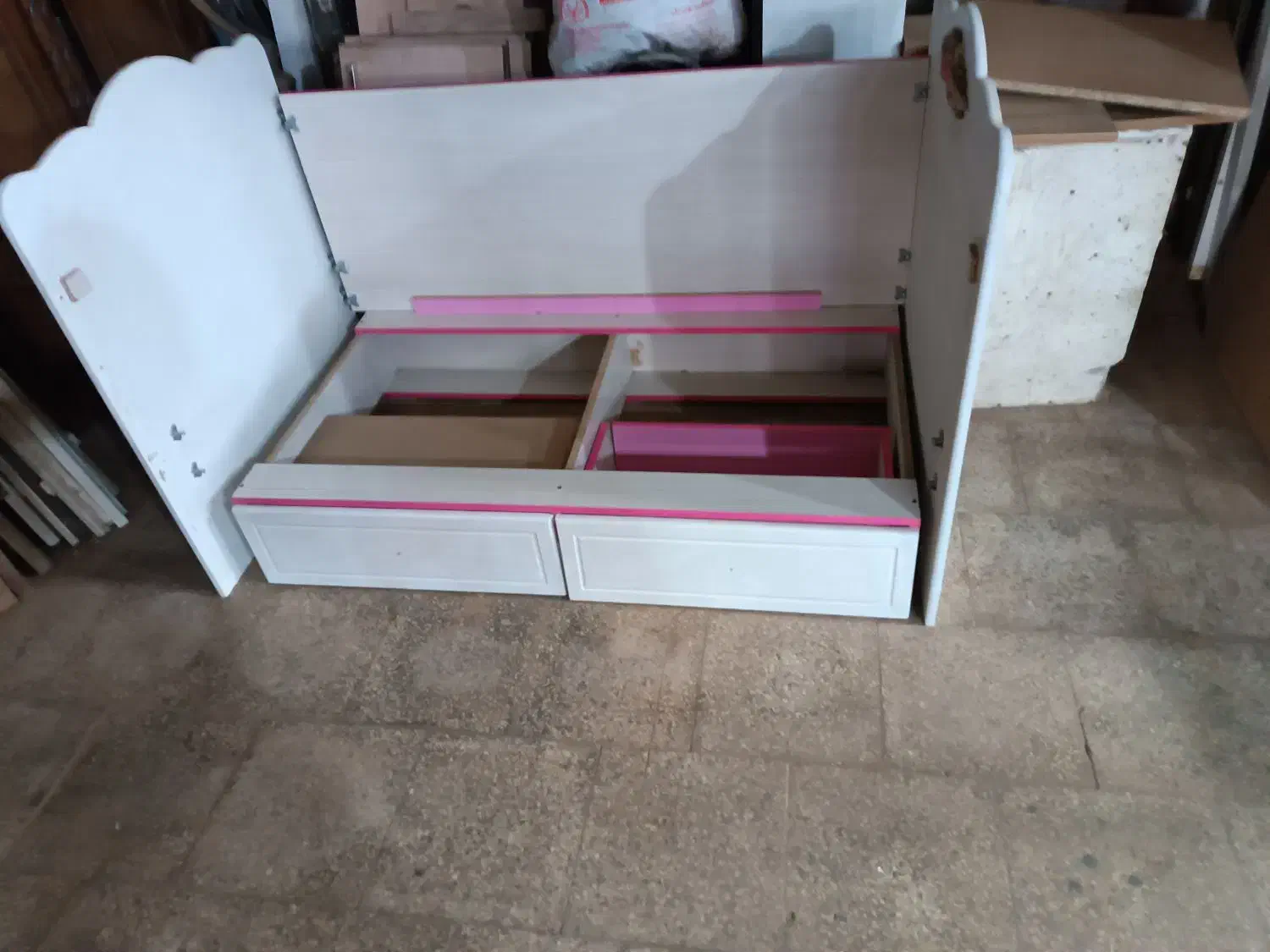 تخت نوزاد|تخت و سرویس خواب|مشکین‌دشت, |دیوار