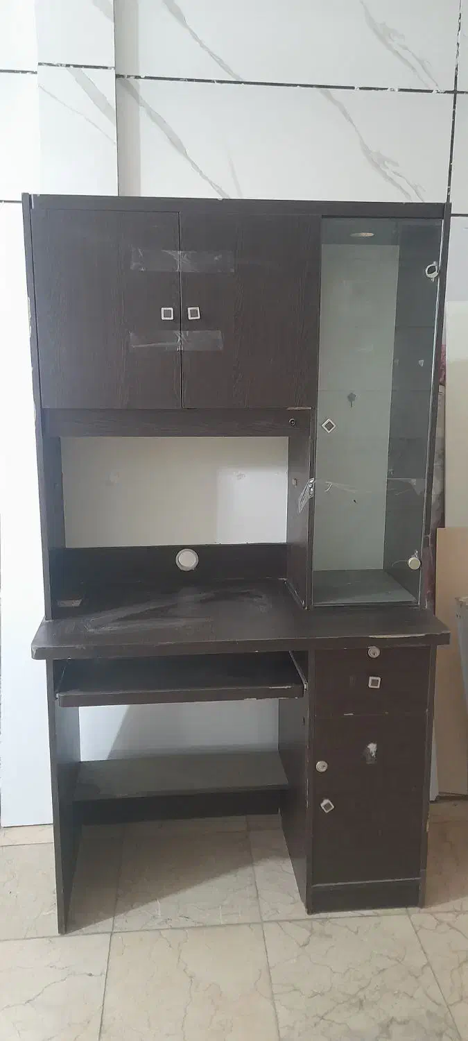 میز تحریر و جا کتابی|میز تحریر و کامپیوتر|آفتاب, |دیوار