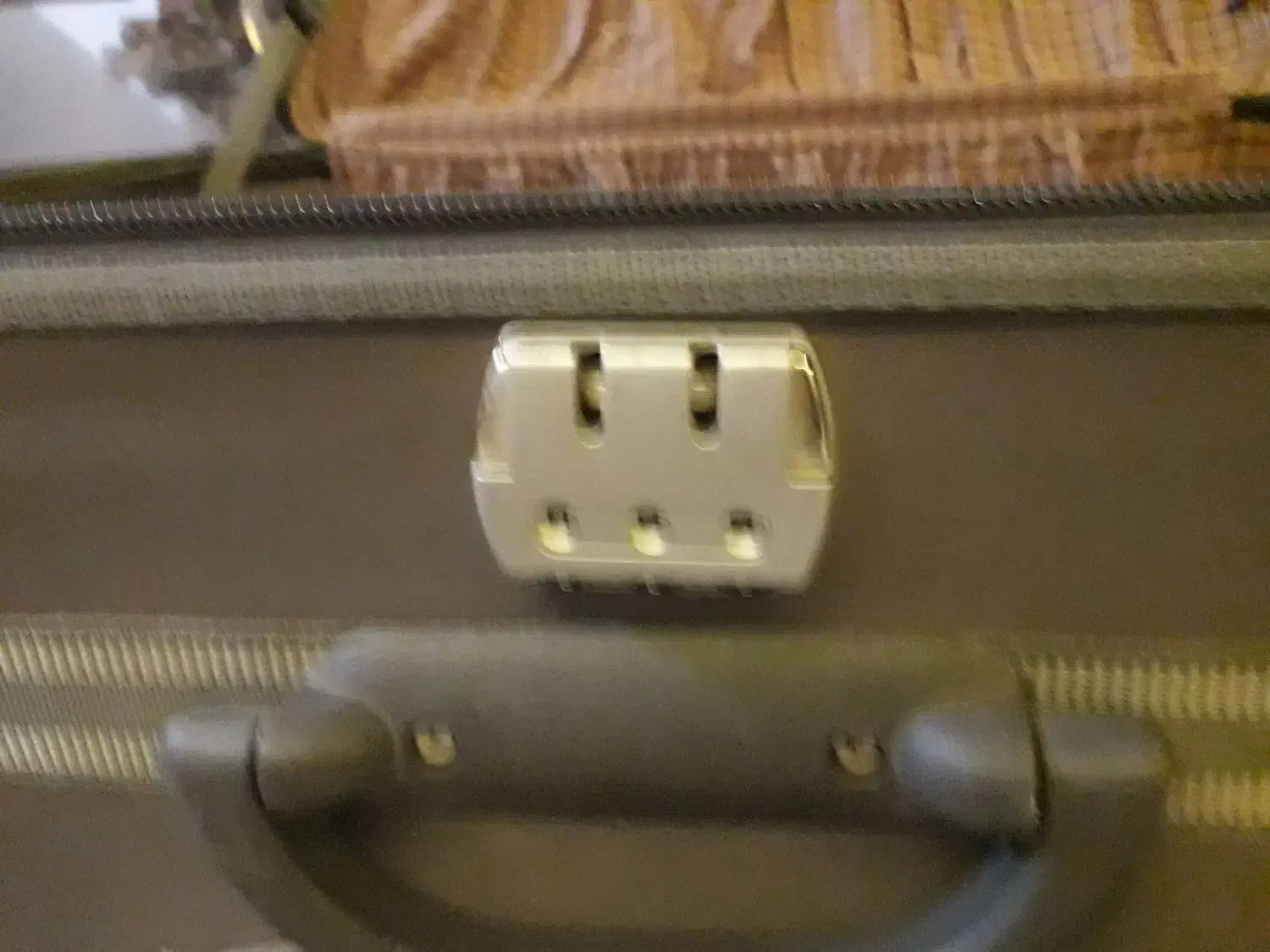 چمدان مسافرتی|کفش و لباس بچه|ارومیه, |دیوار