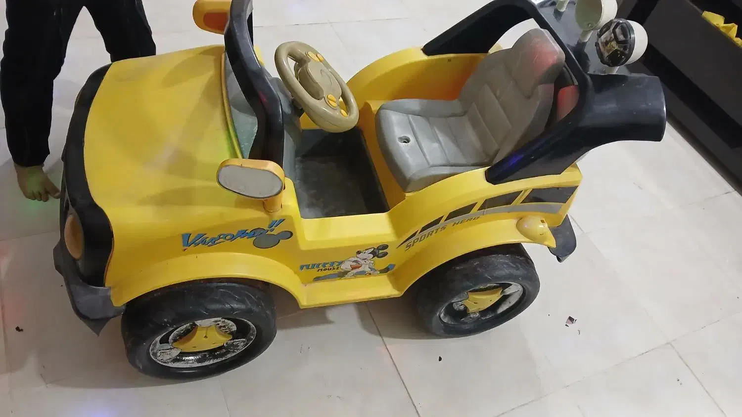 ماشین شارژی|اسباب‌بازی بچه|باوی, |دیوار