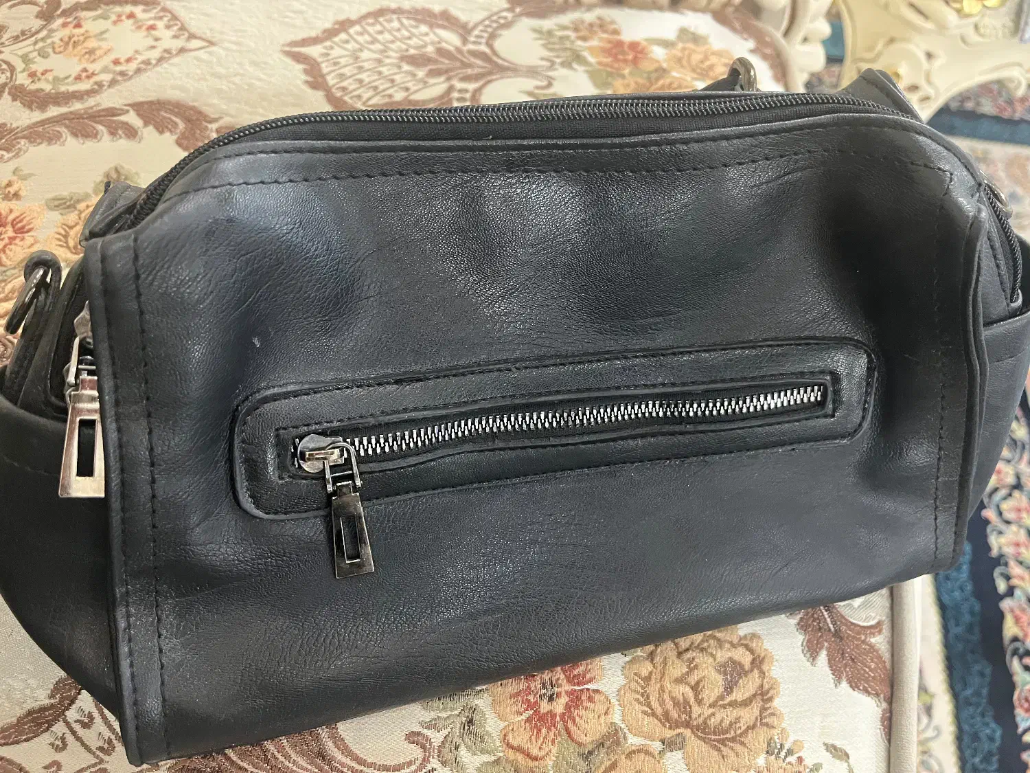 کیف|کیف، کفش، کمربند|قم, باسکول|دیوار