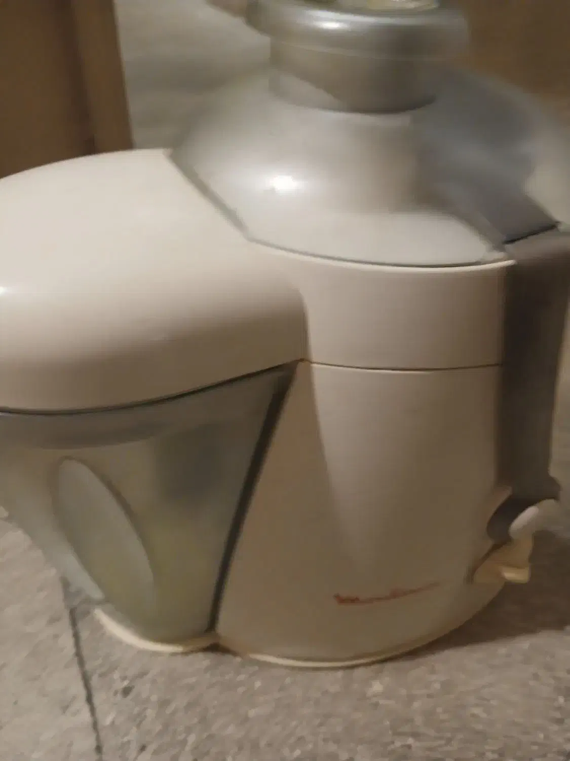 اب میوه گیری و همزن هردو موتورها سالم قطعه خراب|آبمیوهگیر و آبمرکباتگیر|تهران, سازمان برنامه شمالی|دیوار