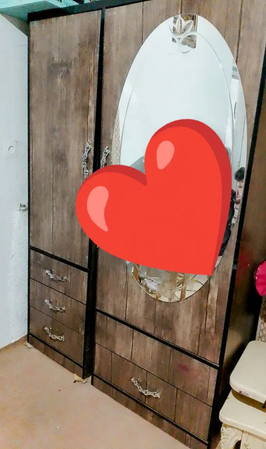 کمد در حد نو استفاده نشده دو ساله خریدم  سالم سالم|تخت و سرویس خواب|آمل, |دیوار