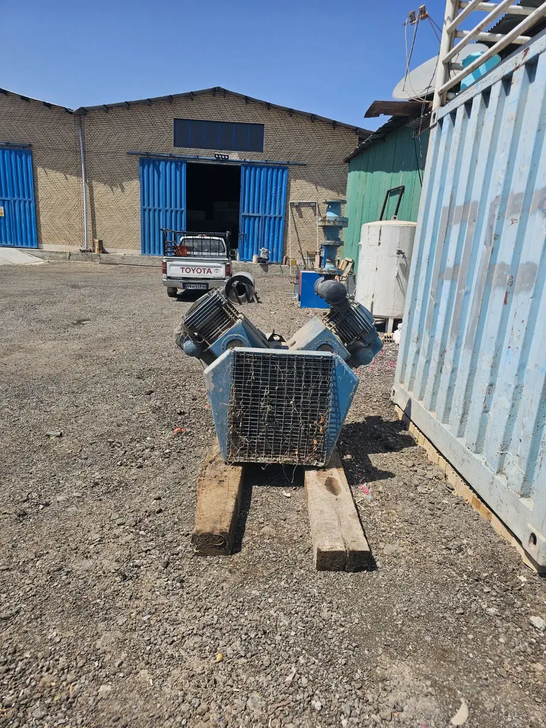 یک دستگاه کمپرسور پیستونی برومواید ساخت انگلستان|ماشینآلات صنعتی|رباطکریم, پرندک|دیوار