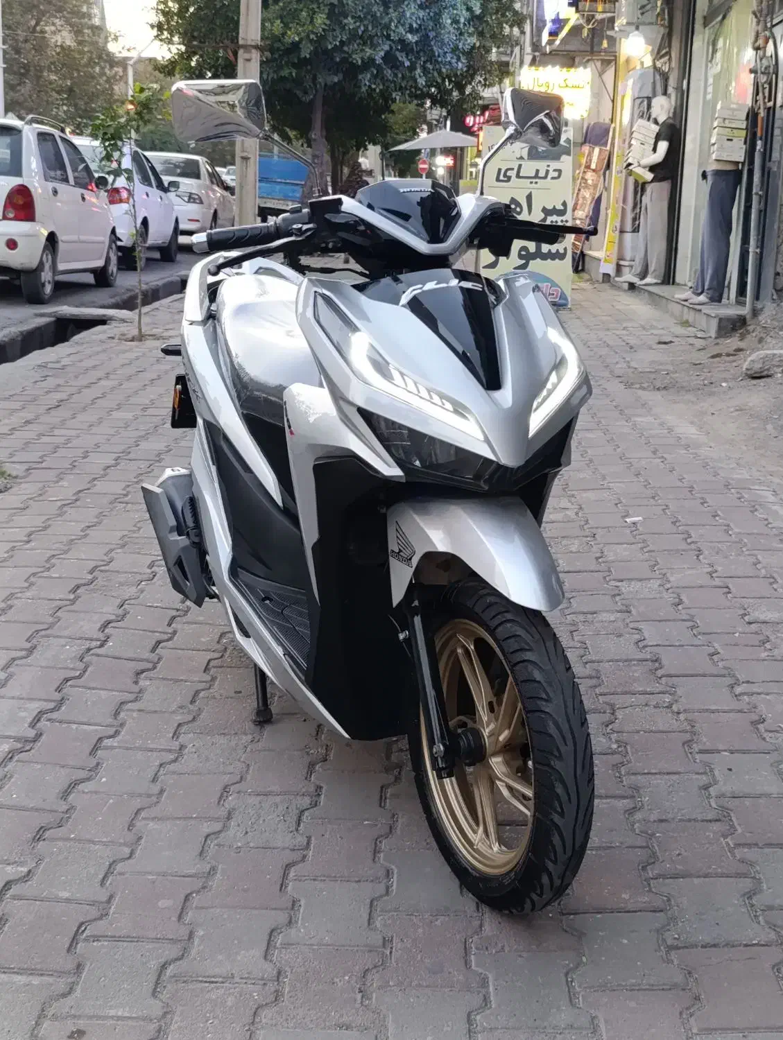 موتور هندا کلیک مدل۹۹|موتورسیکلت|گرگان, |دیوار