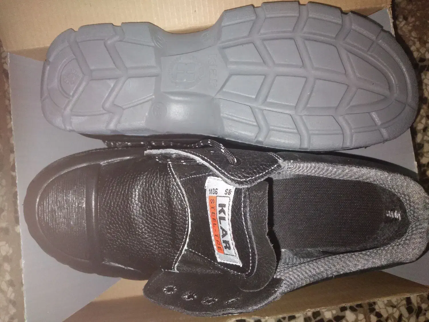 کفش کار|کیف، کفش، کمربند|گنبد کاووس, |دیوار