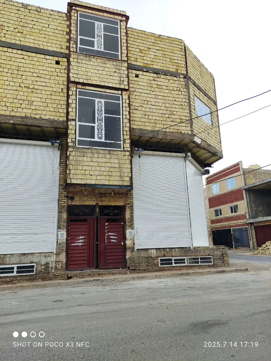 آپارتمان تجاری ۲۵۰ متری سه طبقه شیک شهید دشتی|فروش مغازه و غرفه|یزد, |دیوار