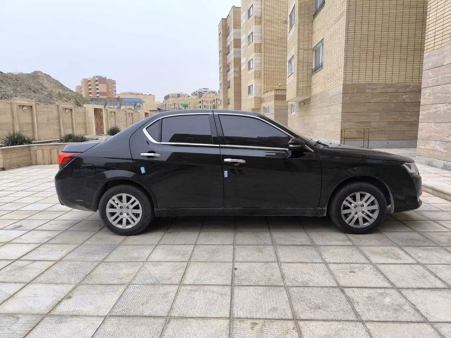 دنا پلاس 1404 6 دنده Ef7p|خودرو سواری و وانت|اصفهان, برازنده|دیوار