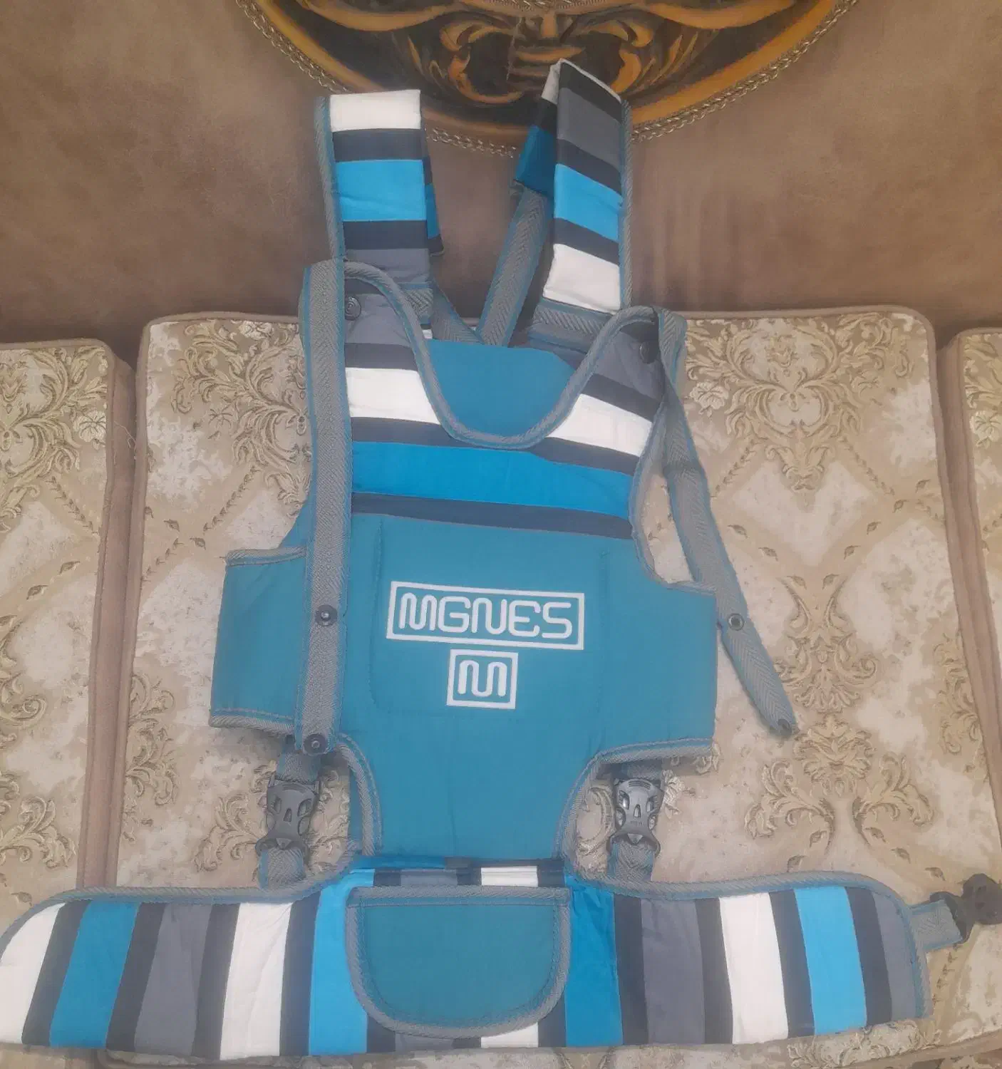 آغوشی نوزاد مارک مگنس در حد نو|اسباب و اثاث بچه|همدان, |دیوار