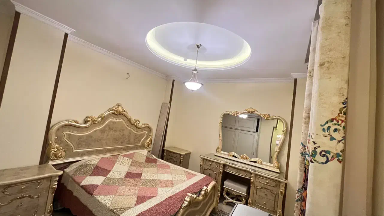 تخت دو نفره سلطنتی|تخت و سرویس خواب|تهران, سید خندان (جلفا)|دیوار