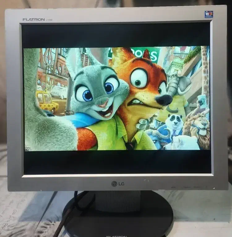 مانیتور ۱۷ اینچ|قطعات و لوازم جانبی رایانه|تهران, خزانه|دیوار