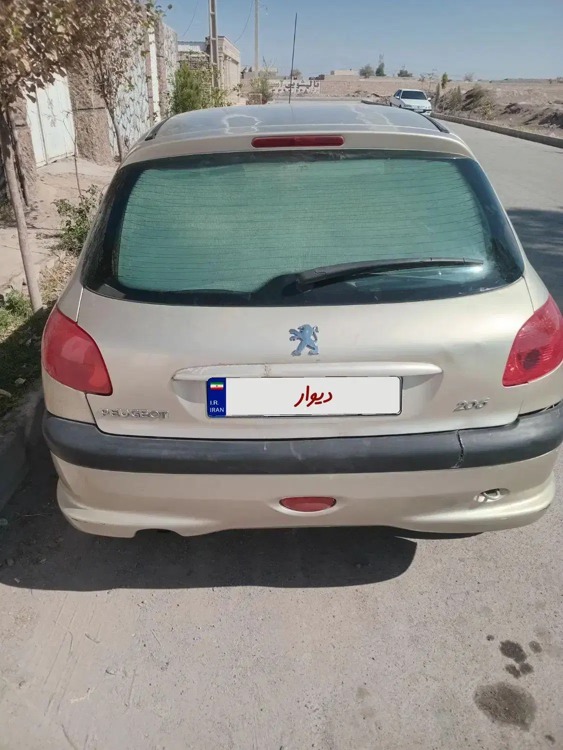 پژو ۲۰۶ مدل ۸۳ تیپ ۲ خانگی رفسنجان|خودرو سواری و وانت|رفسنجان, |دیوار