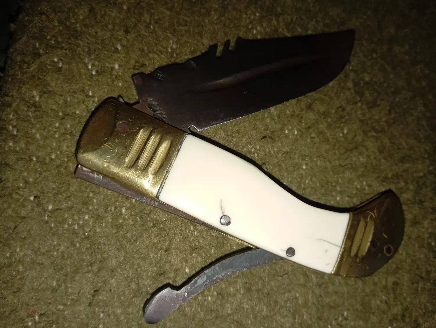 چاقو دنده ای عتیقه|کلکسیون اشیاء عتیقه|پرند, فاز ۲|دیوار