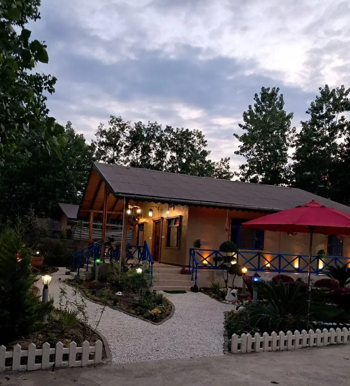 ویلای ساحلی وارنا|اجارهٔ کوتاهمدت ویلا و باغ|رودسر, |دیوار