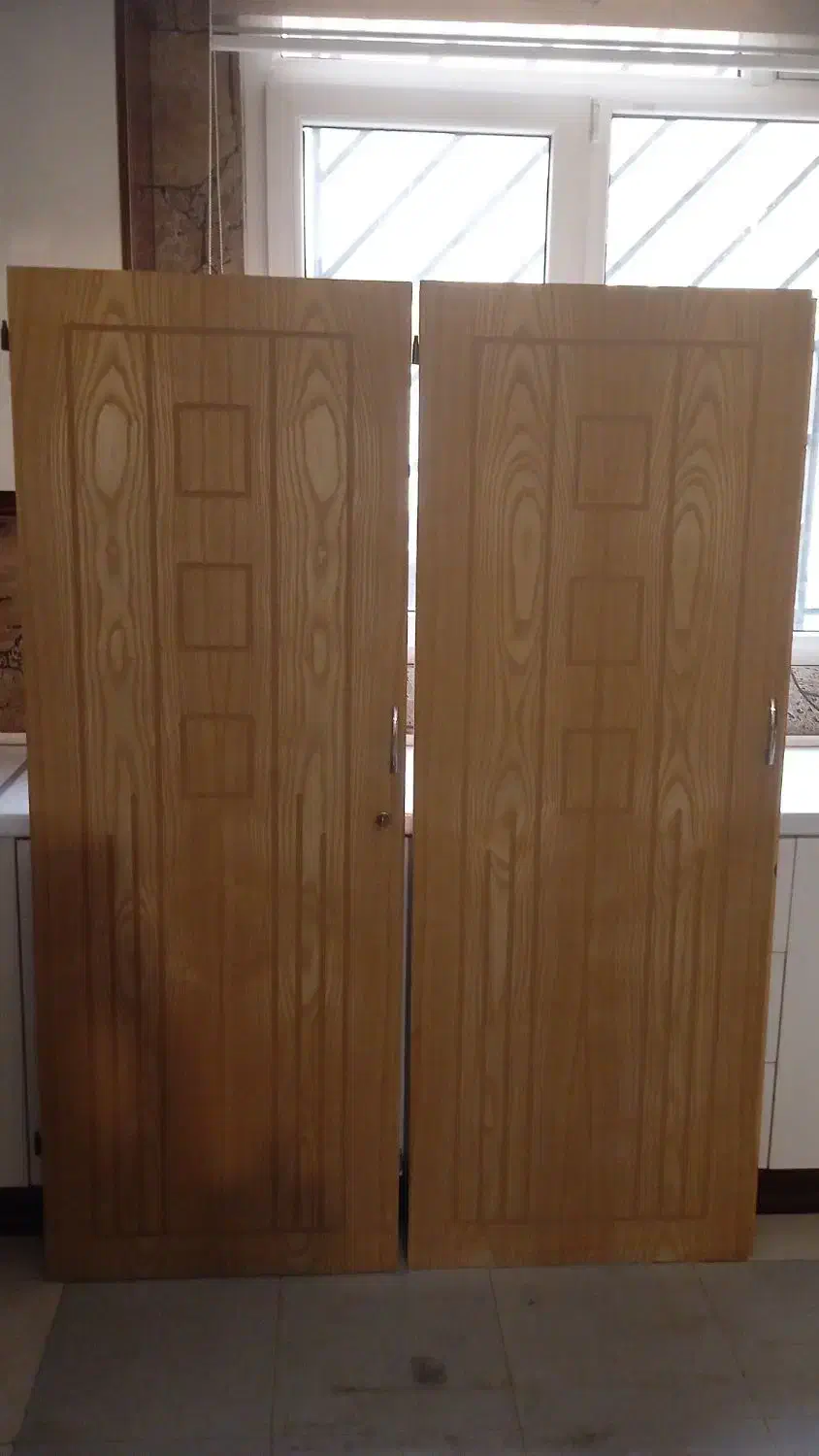 ۸عدد درب کمد دیواری بالا وپایین چوبی نو درپاکدشت|مصالح و تجهیزات ساختمان|خاوران, |دیوار