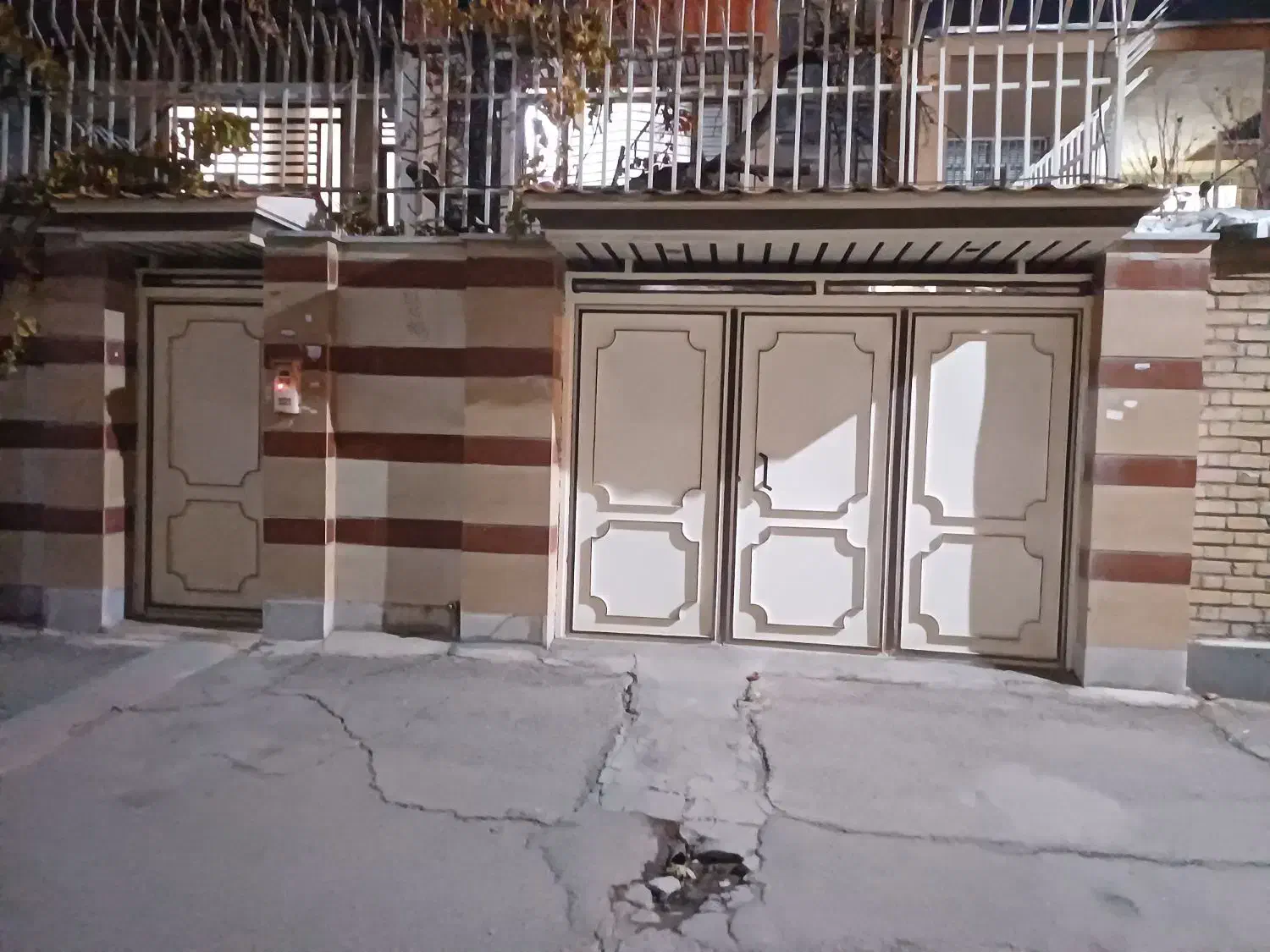 اجاره خانه ۱۳۰ متری|اجارهٔ خانه و ویلا|بروجرد, |دیوار