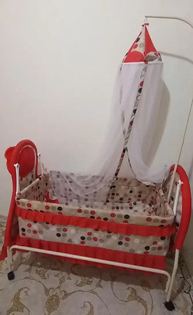 گهواره کودک|اسباب و اثاث بچه|اردبیل, |دیوار