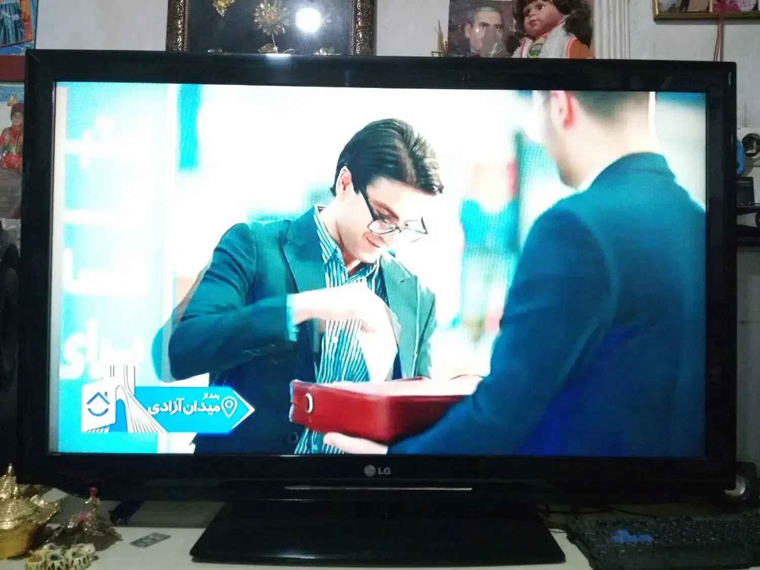 تلوزیون ۴۳ اینچ|تلویزیون و پروژکتور|قم, نیروگاه|دیوار