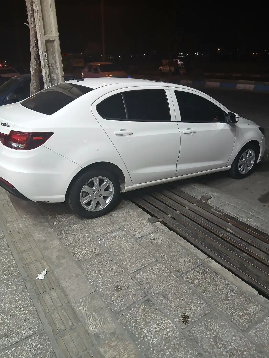 شاهین G باسانروف|خودرو سواری و وانت|اندیشه, اندیشه فاز ۱|دیوار