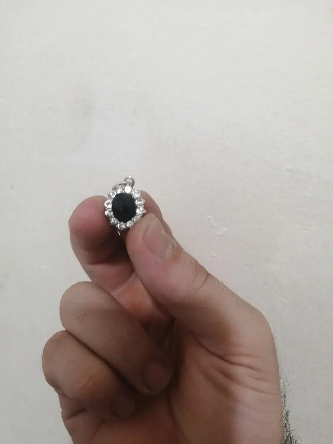 انگشتر وآویز گردنبد یاقوت کبود|جواهرات|پرند, فاز ۵|دیوار