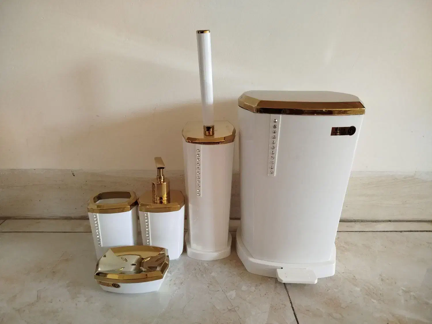 سرویس ۵تیکه دستشویی|لوازم سرویس بهداشتی|نجفآباد, ویلاشهر|دیوار