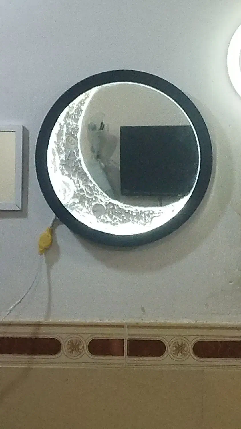 آینه طرح ماه|آینه|بندر گناوه, |دیوار