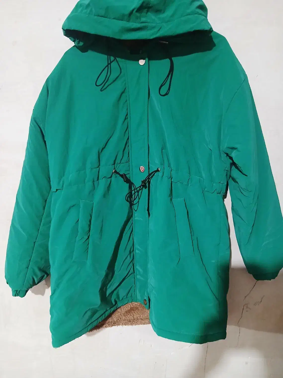 کاپشن|لباس|سیلوانه, |دیوار