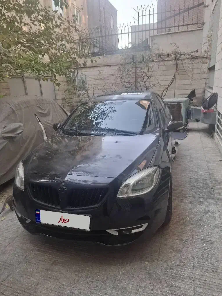 برلیانس ۳۳۰ اتوماتیک ۹۷ ۱۲۹ تا کار|خودرو سواری و وانت|اصفهان, رکن الدوله شرقی|دیوار