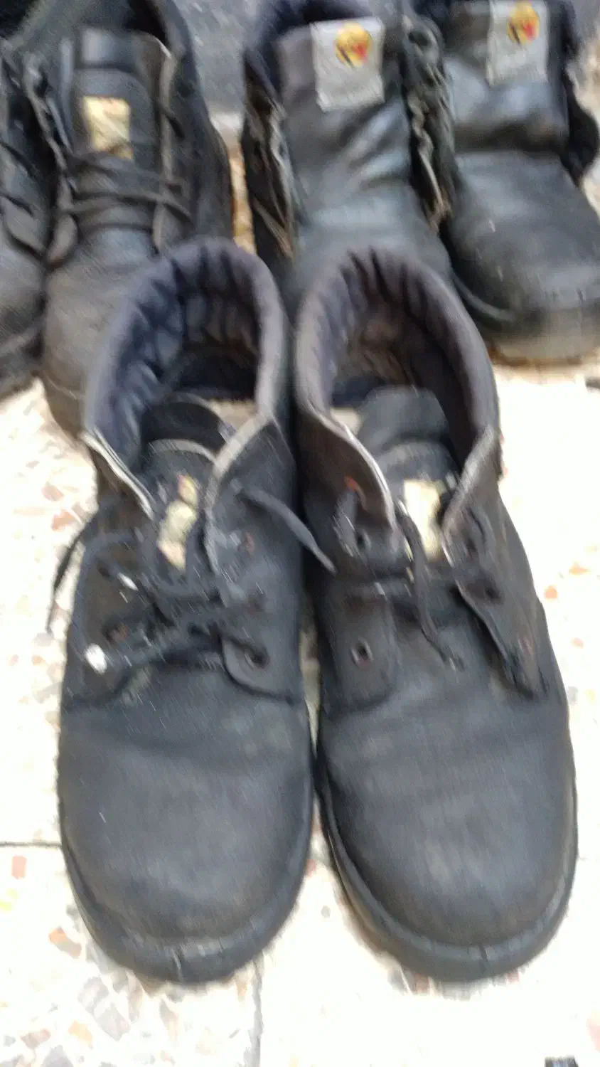 ۳جفت پوتین ایمنی۴۳و۴۵کاملانونواستفاده نشده|کیف، کفش، کمربند|اهواز, منبع اب|دیوار