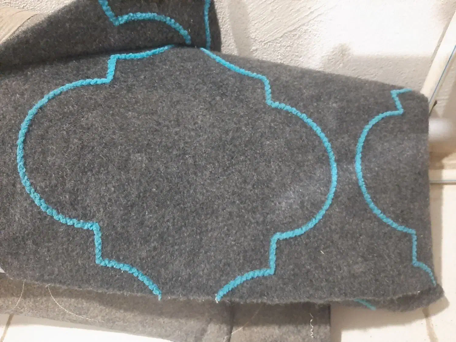 دو عدد موکت در ابعاد ۳در ۵متر،در حد نو|موکت|فردیس, شهرک سپاه|دیوار