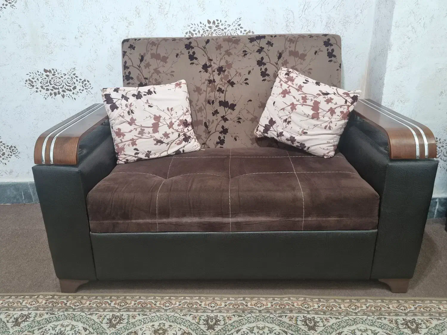 مبل شش نفره|مبلمان خانگی و میز عسلی|رشت, معلم|دیوار