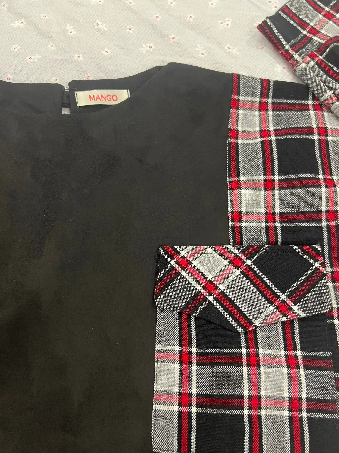 تعدادی لباس زنانه|لباس|گنبد کاووس, |دیوار