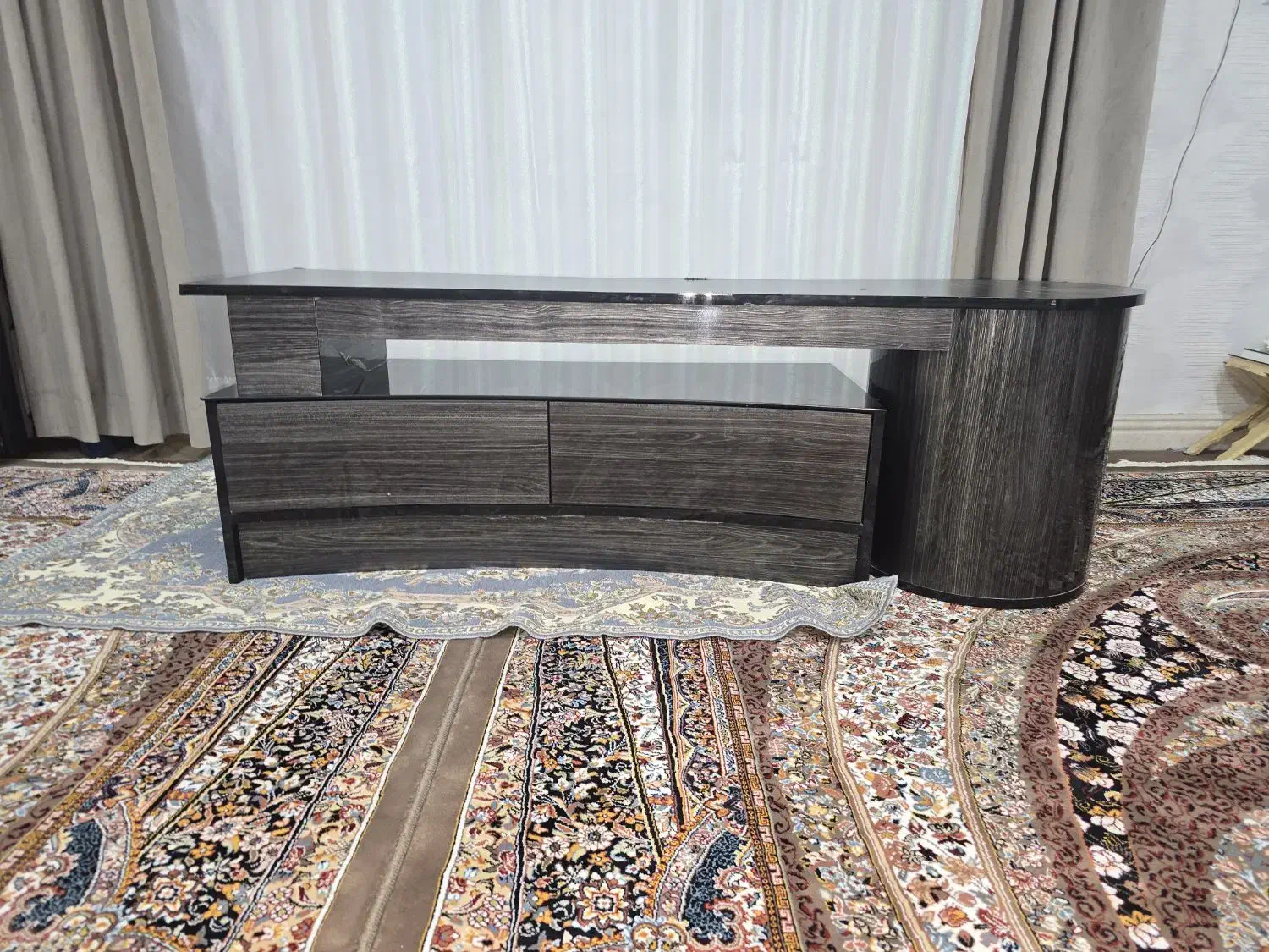 سالم|میز تلویزیون|سقز, |دیوار