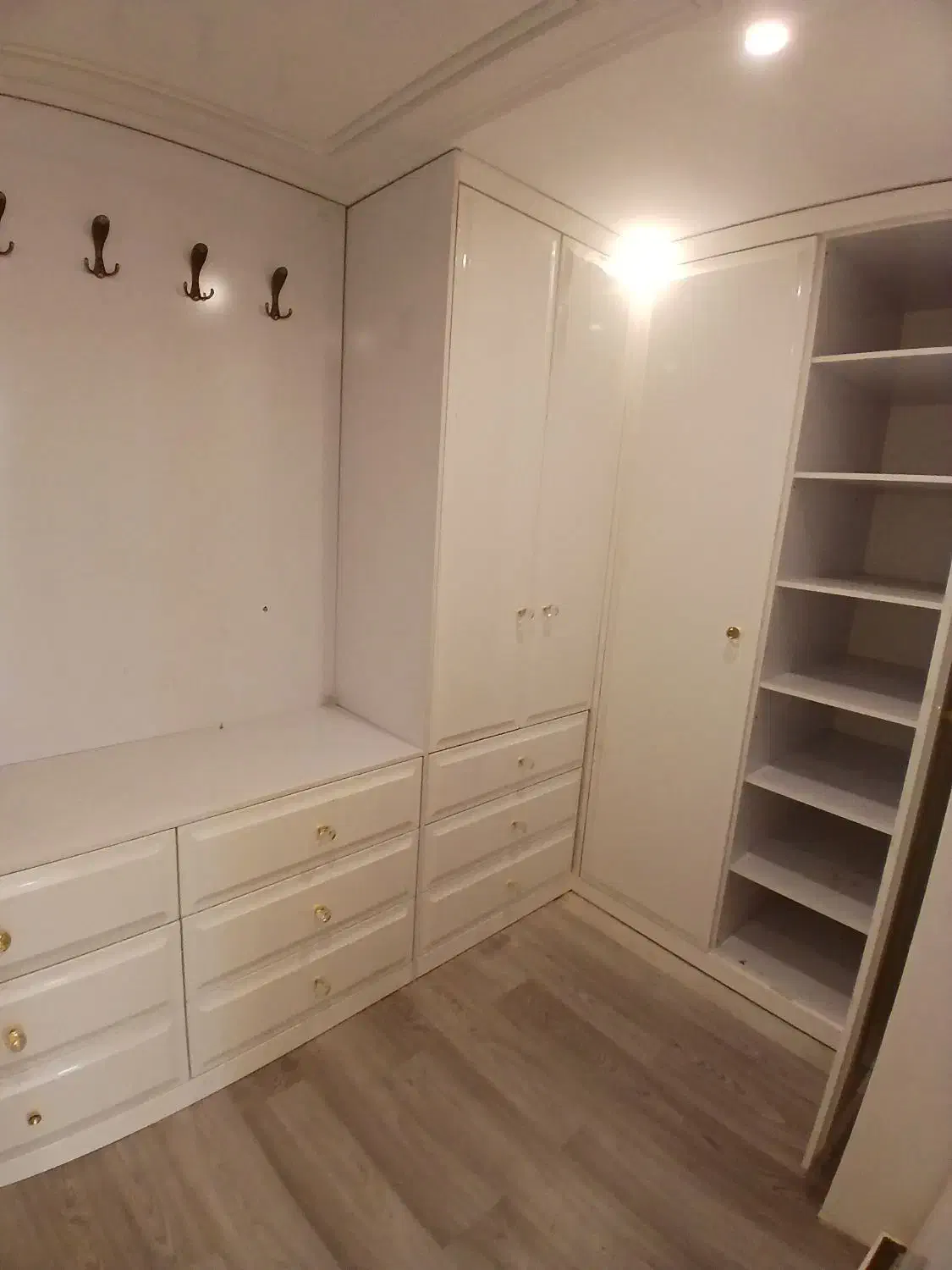 زعفرانیه ۲۴۰متر ۳خواب