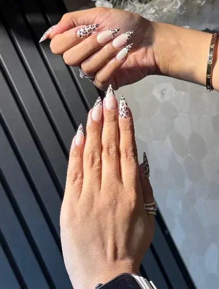 خدمات کاشت و ترمیم ناخن|خدمات آرایشگری و زیبایی|اصفهان, باب الدشت|دیوار