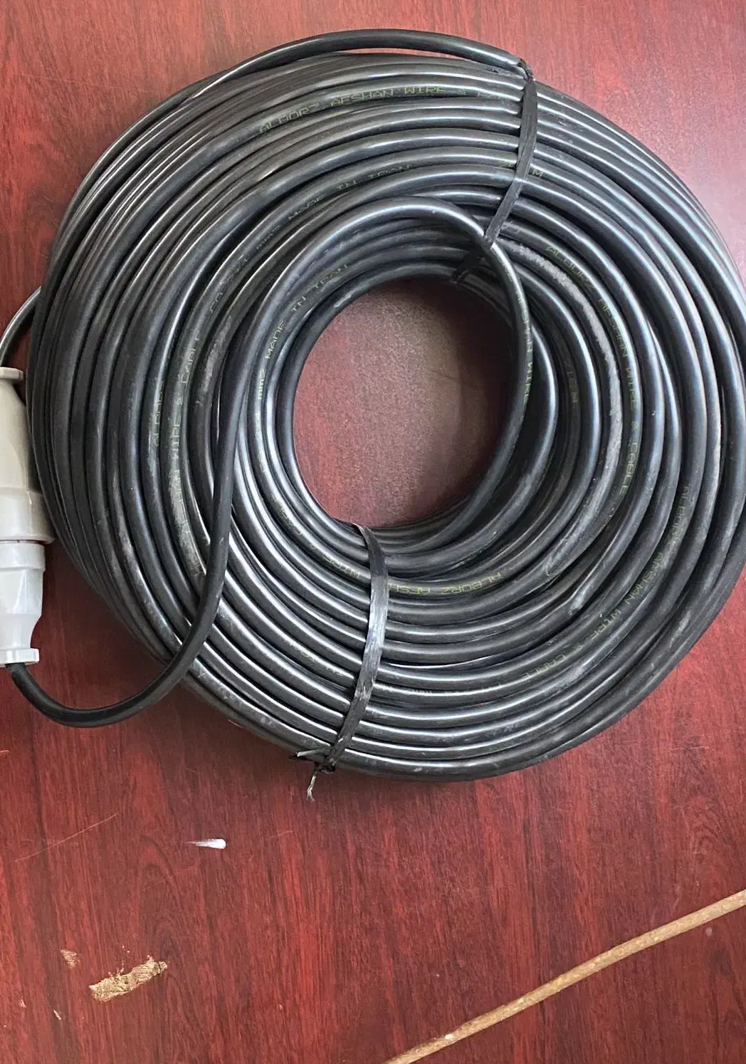 کابل ۲ در ۴ مقدار ۹۰ متر بی خط|مصالح و تجهیزات ساختمان|کرمان, |دیوار