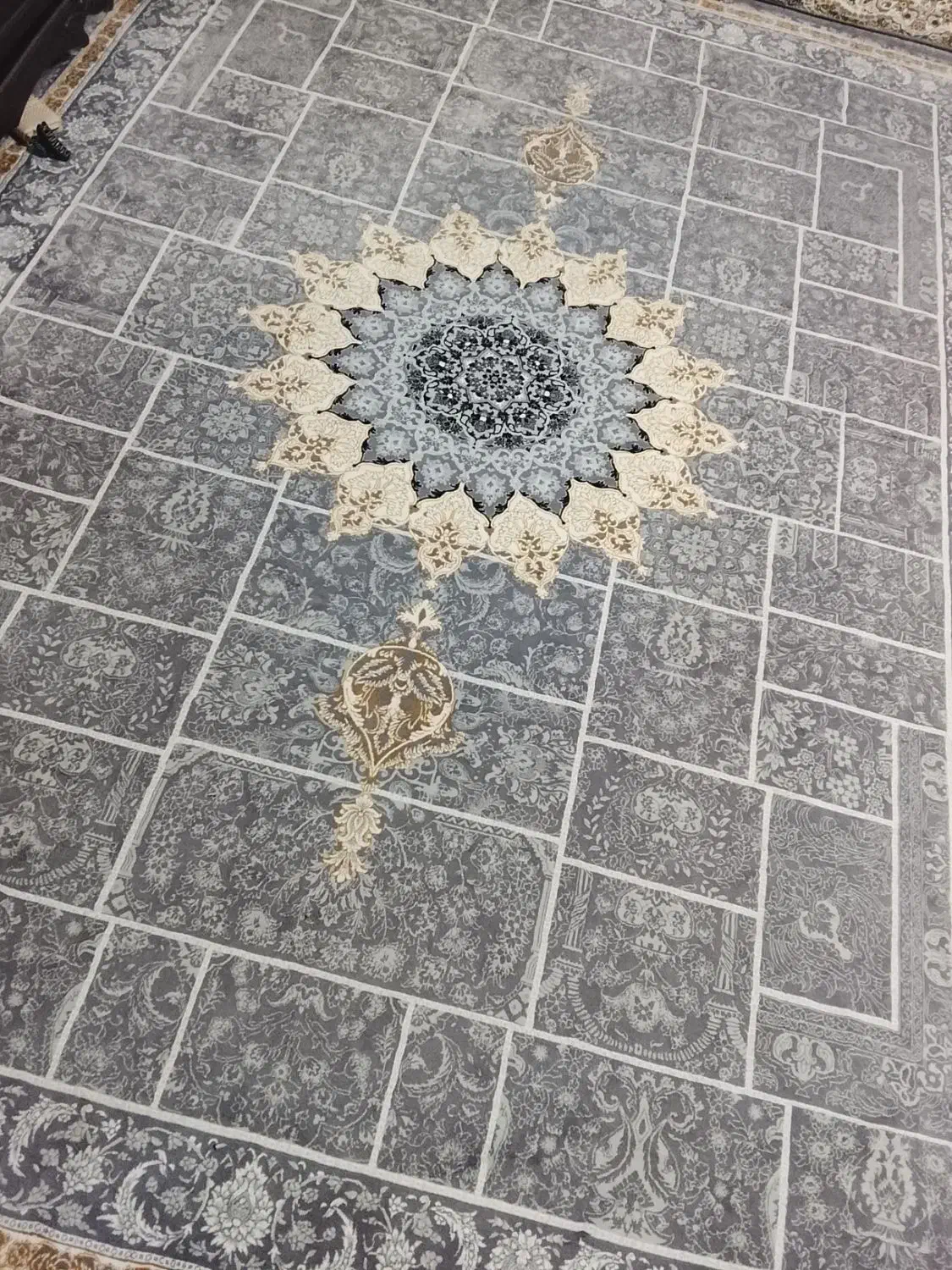 دو عدد قالی۱۲متری|فرش|خرمآباد, |دیوار