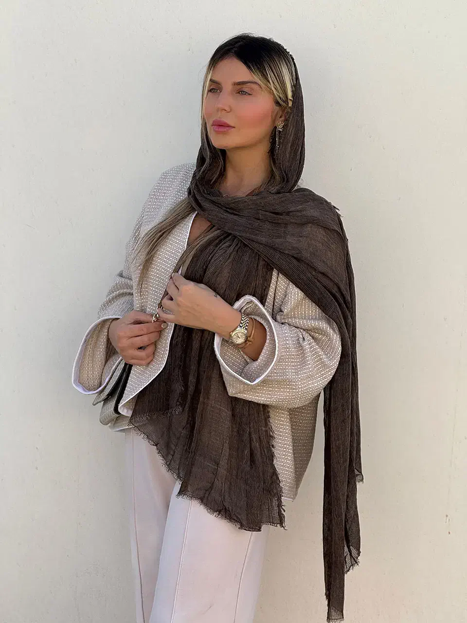 لباس خاص|لباس|بندر دیر, |دیوار