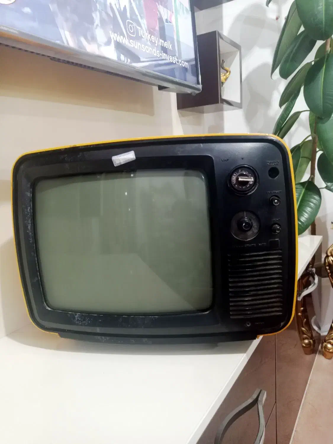 تلویزیون کلکسیونی قدیمی|کلکسیون اشیاء عتیقه|بوکان, |دیوار