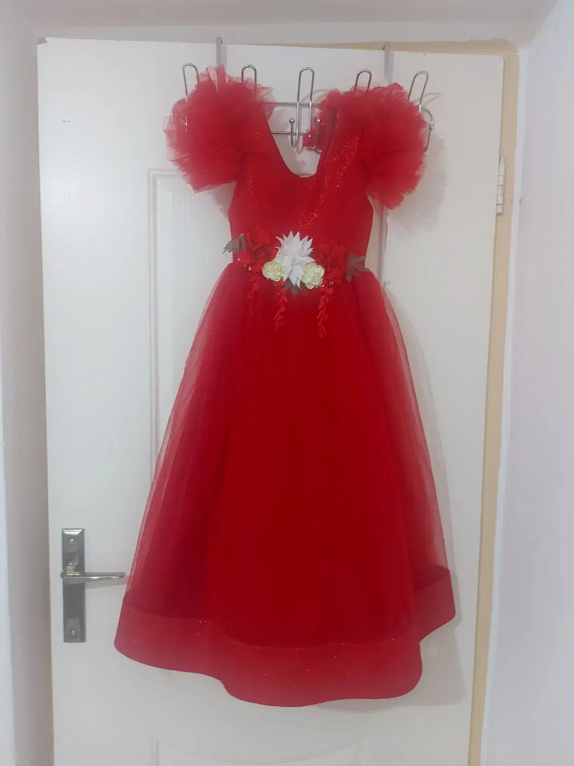 لباس عروس قرمز بچگانه مناسب سن ۸ سال تا ۹ سال|لباس|سنندج, |دیوار