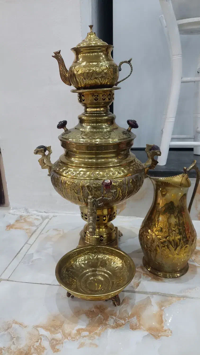 سماورطلایی برنجی|سماور، چایساز، قهوهساز|اقبالیه, |دیوار