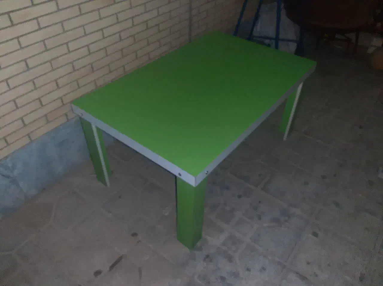 فروش تعدادی وسایل میز و صندلی مهد و پیش دبستانی|اسباب و اثاث بچه|هرند, |دیوار