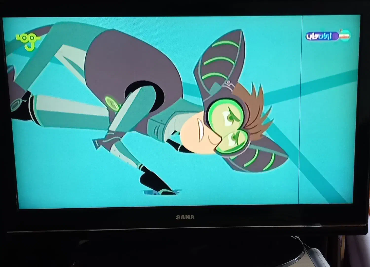 تلویزیون 42 اینچ|تلویزیون و پروژکتور|کاشمر, |دیوار