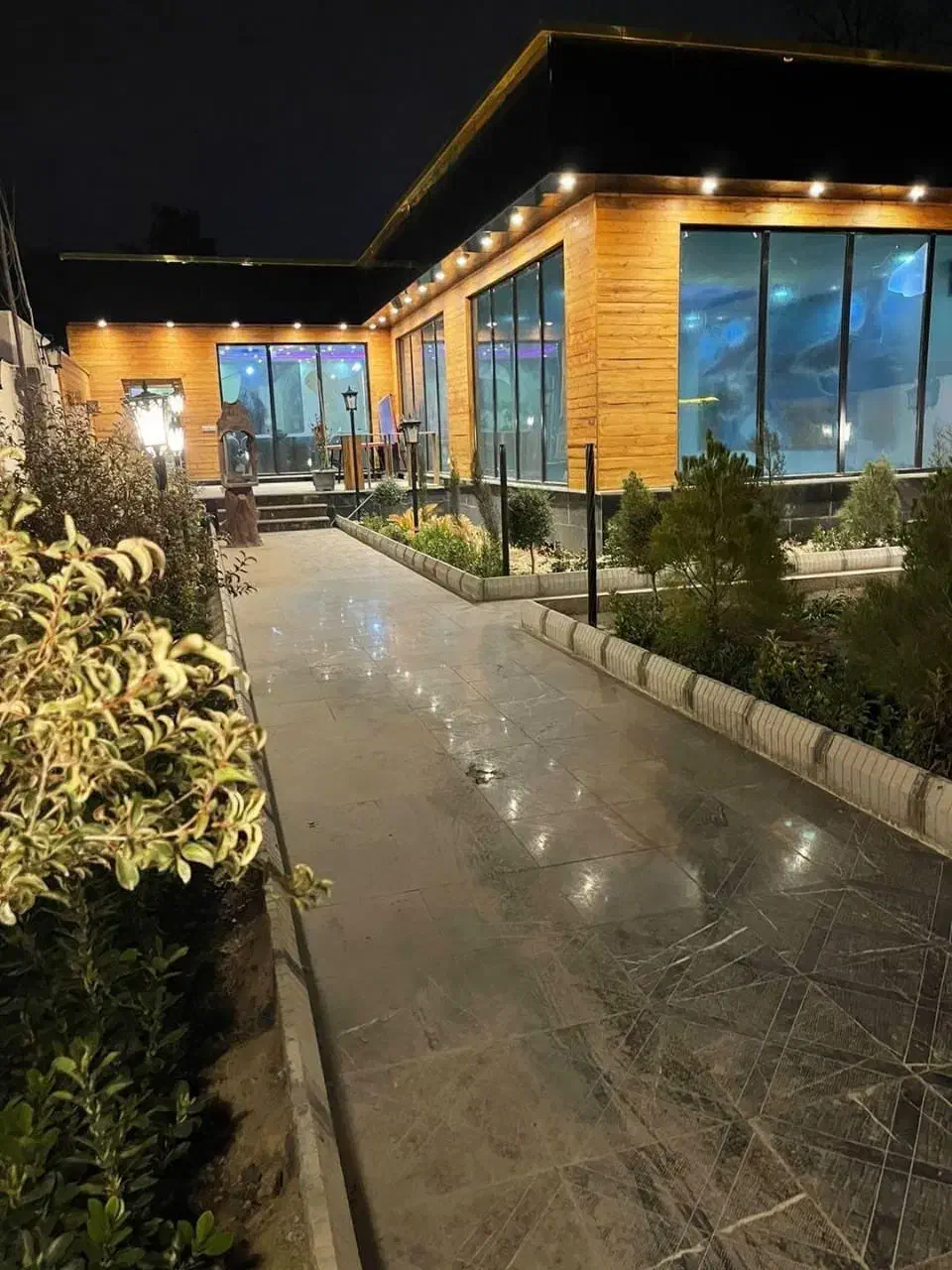 اجاره ویلا و سویت روزانه و ماهانه|اجارهٔ کوتاه‌مدت ویلا و باغ|هشتگرد, شهرک جهان ویلا (درخشانیه)|دیوار